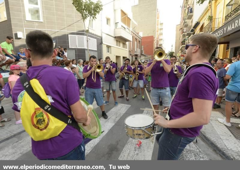 Las calles del Grao se llenan de fiesta