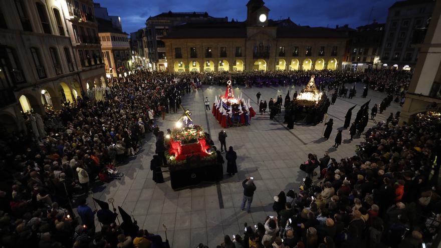 EN IMÁGENES: Así fue la procesión del Santo Encuentro de Avilés