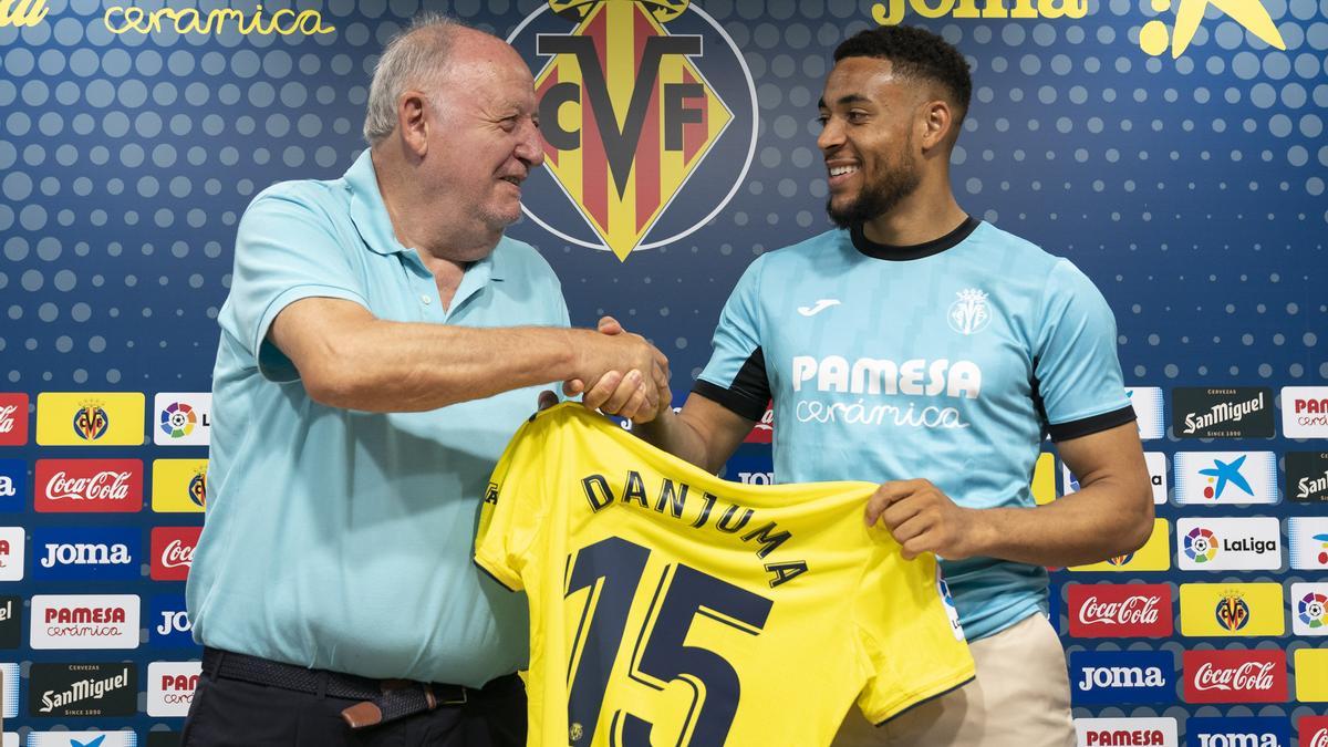 Danjuma, en su presentación como futbolista del Villarreal CF