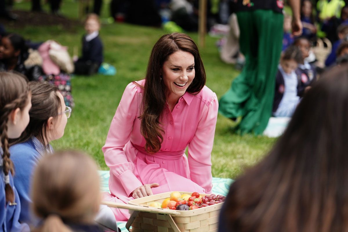 Kate Middleton participa en un picnic infantil con motivo del Chelsea Floral Show