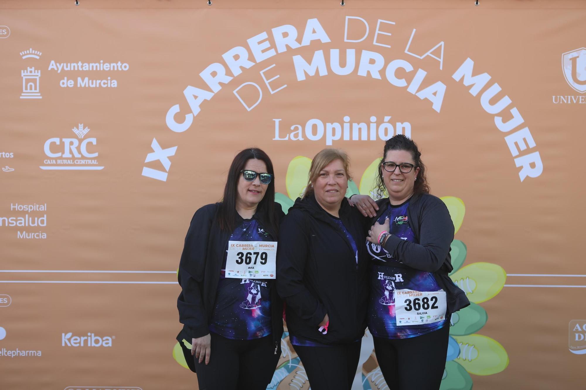 Carrera de la Mujer: así han posado las corredoras en el photocall antes de la salida