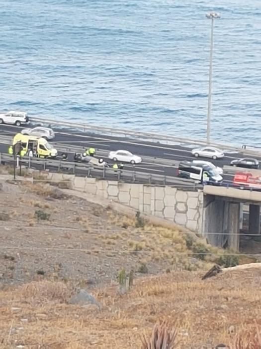 Accidente con vuelco en la GC-3