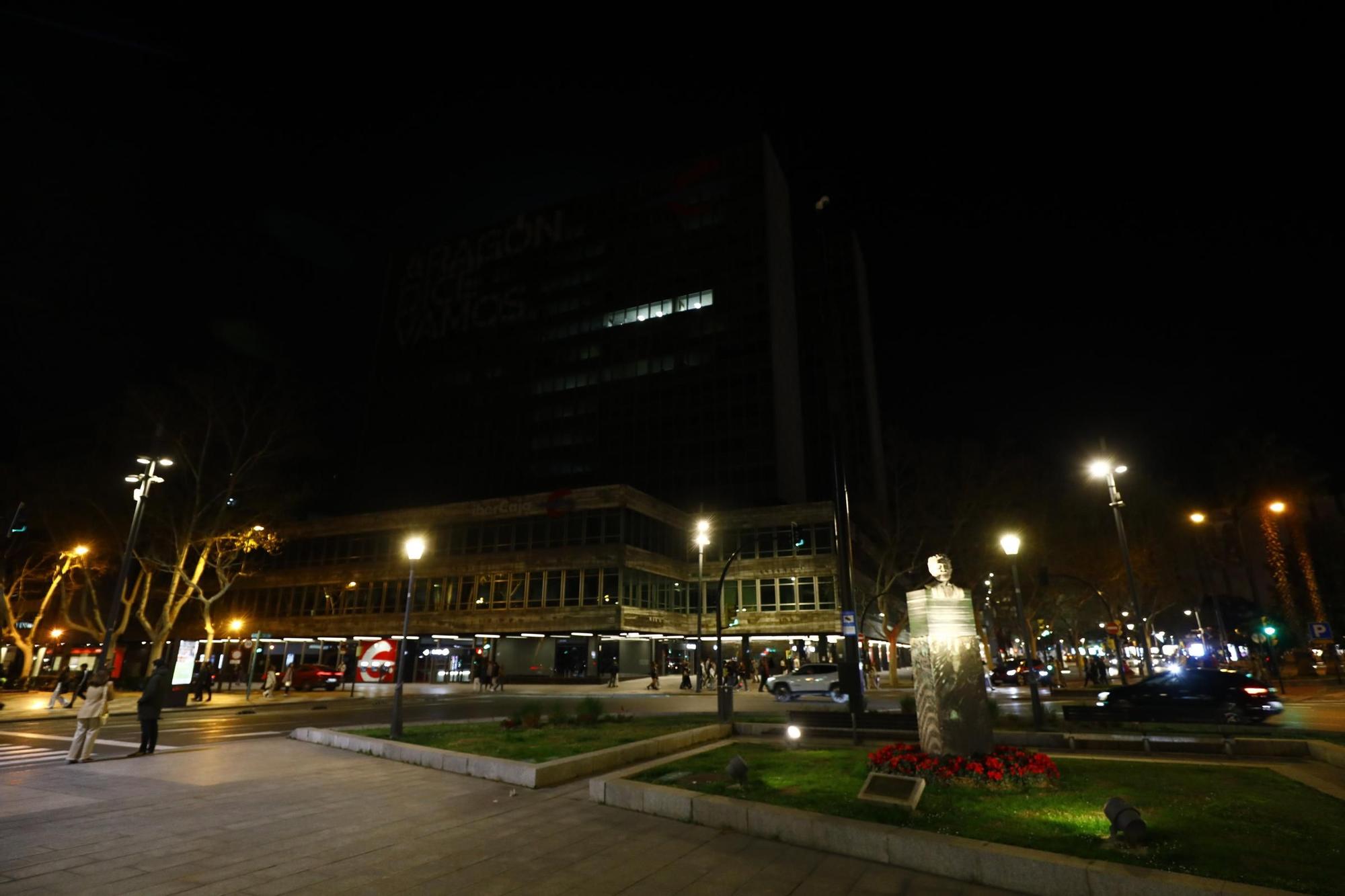 En imágenes | La Hora del Planeta, en Zaragoza.