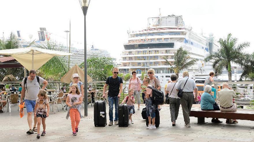 Los cruceros toman el Muelle Santa Catalina este fin de semana