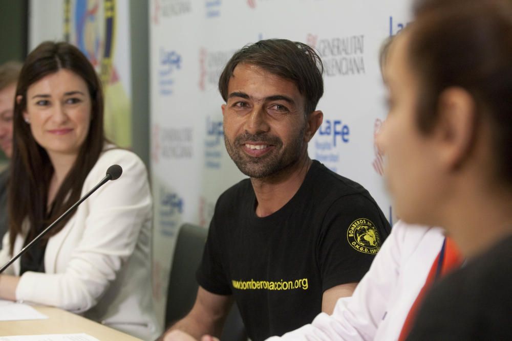 Instante de la rueda de prensa en La Fe para dar a conocer el estado del niño.