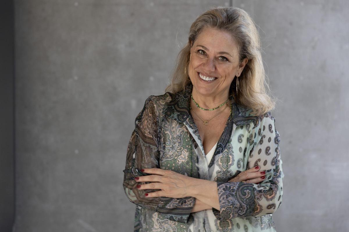 Reunión de representantes del PP con mujeres empresarias en el Real Liceo Casino de Alicante