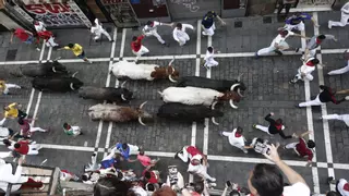 Una veloz carrera de los Miura pone punto final a los encierros de Sanfermines 2025