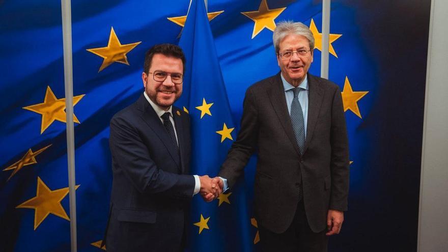 El president de la Generalitat, Pere Aragonès, y el comisario europeo de Economía, Paolo Gentiloni.