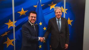 El president de la Generalitat, Pere Aragonès, y el comisario europeo de Economía, Paolo Gentiloni.