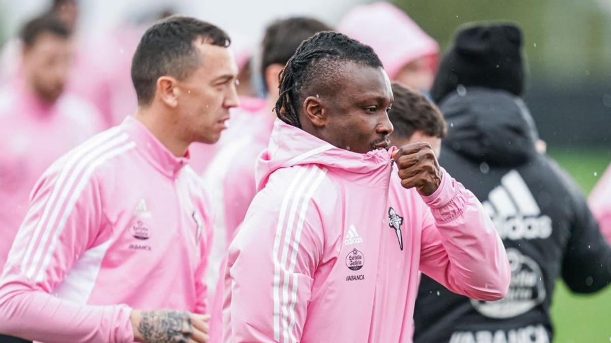 Marchesín y  Aidoo, durante el entrenamiento de ayer. // RCCV