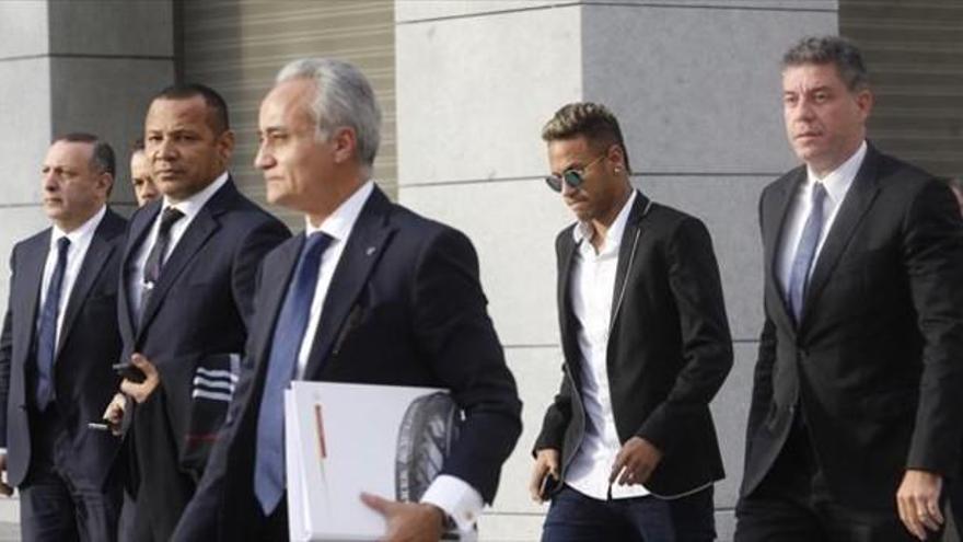 Declara la madre de Neymar ante De la Mata por querella de DIS