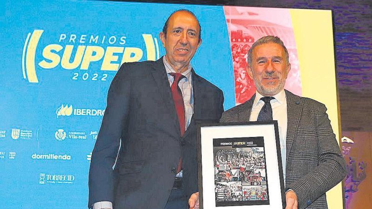 Enrique Simarro con Jorge Martínez Aspar en los Premios SUPER