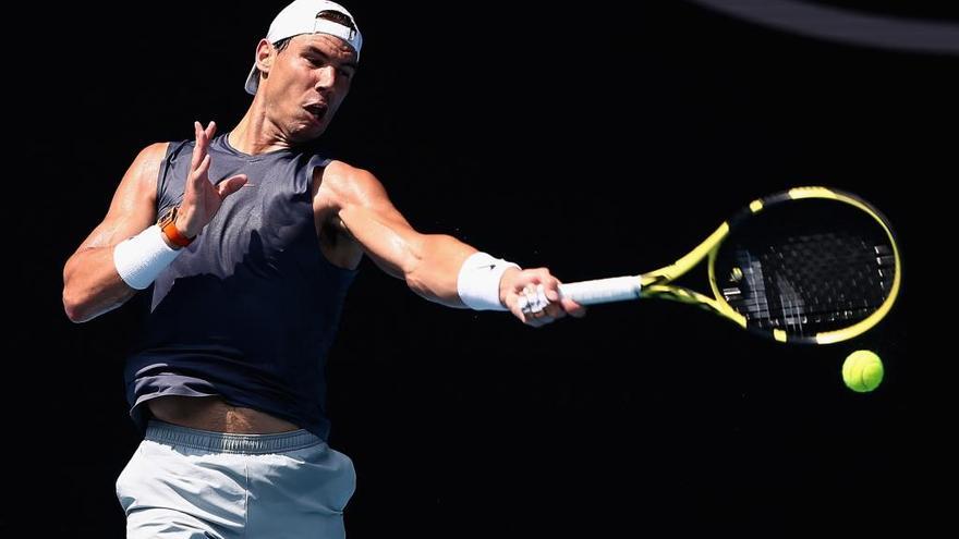 Nadal, entrenando este domingo en Melbourne.