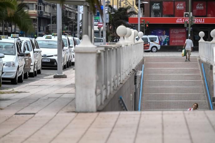 25-03-20 LAS PALMAS DE GRAN CANARIA. CIUDAD. LAS PALMAS DE GRAN CANARIA. Recorrido por la ciudad para vera su desolación.   Fotos: Juan Castro.  | 25/03/2020 | Fotógrafo: Juan Carlos Castro