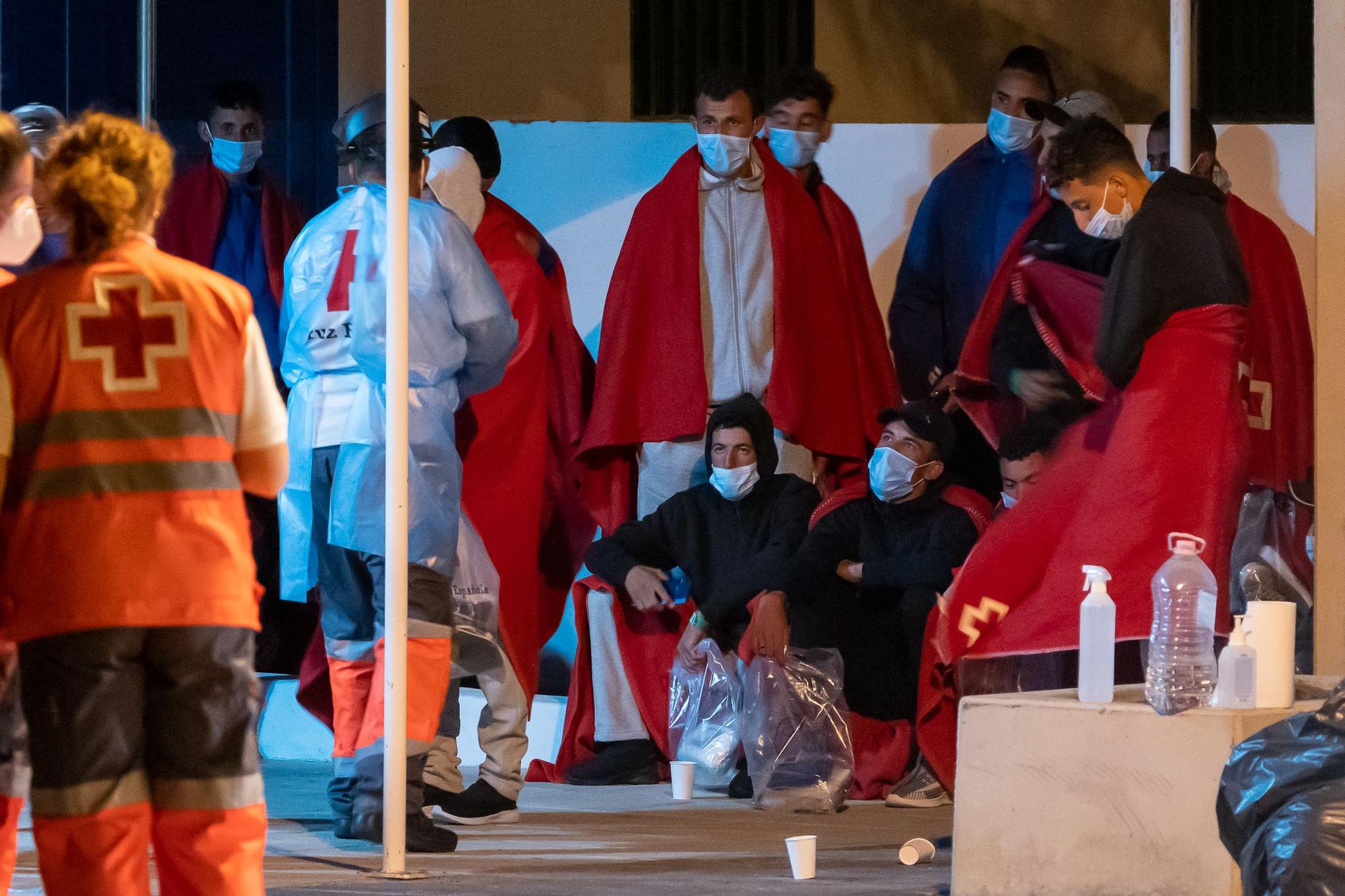 29 migrantes llegan a la rampa de Punta Mujeres, en Lanzarote (27/08/2021)