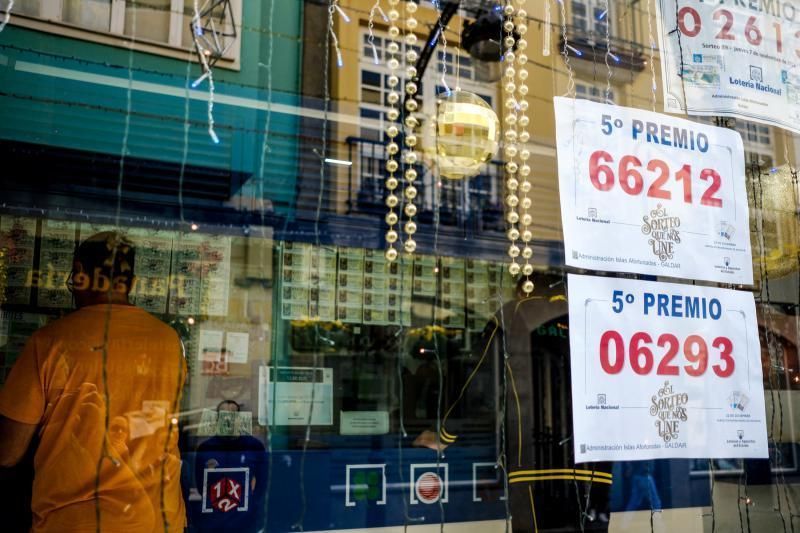 Gáldar. Administración de loterías de Gáldar, calle Capitán Quesada, dos quintos premios.  | 22/12/2019 | Fotógrafo: José Carlos Guerra