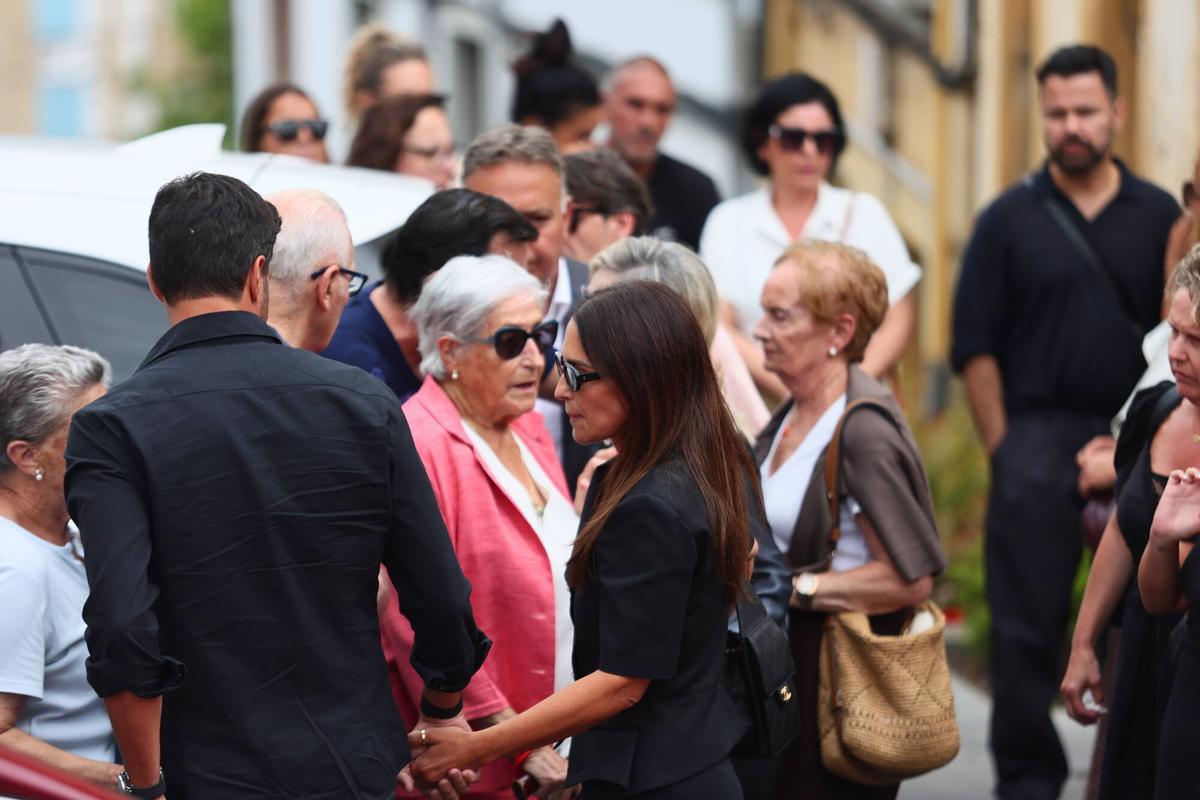 Funeral en Candás por Luis Ángel Echevarría, padre de Paula Echevarría