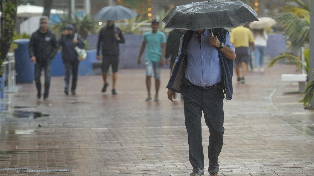 TIEMPO CANARIAS AEMET: La AEMET alerta lluvias en Canarias por fin: ¿cuando  hay que sacar el paraguas?