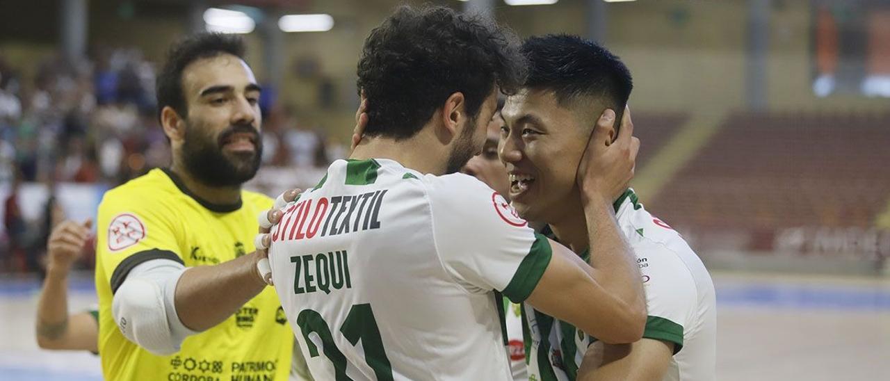 Zequi, Shimizu, Prieto y Caio celebran un gol en el partido ante el Ribera Navarra en Vista Alegre.