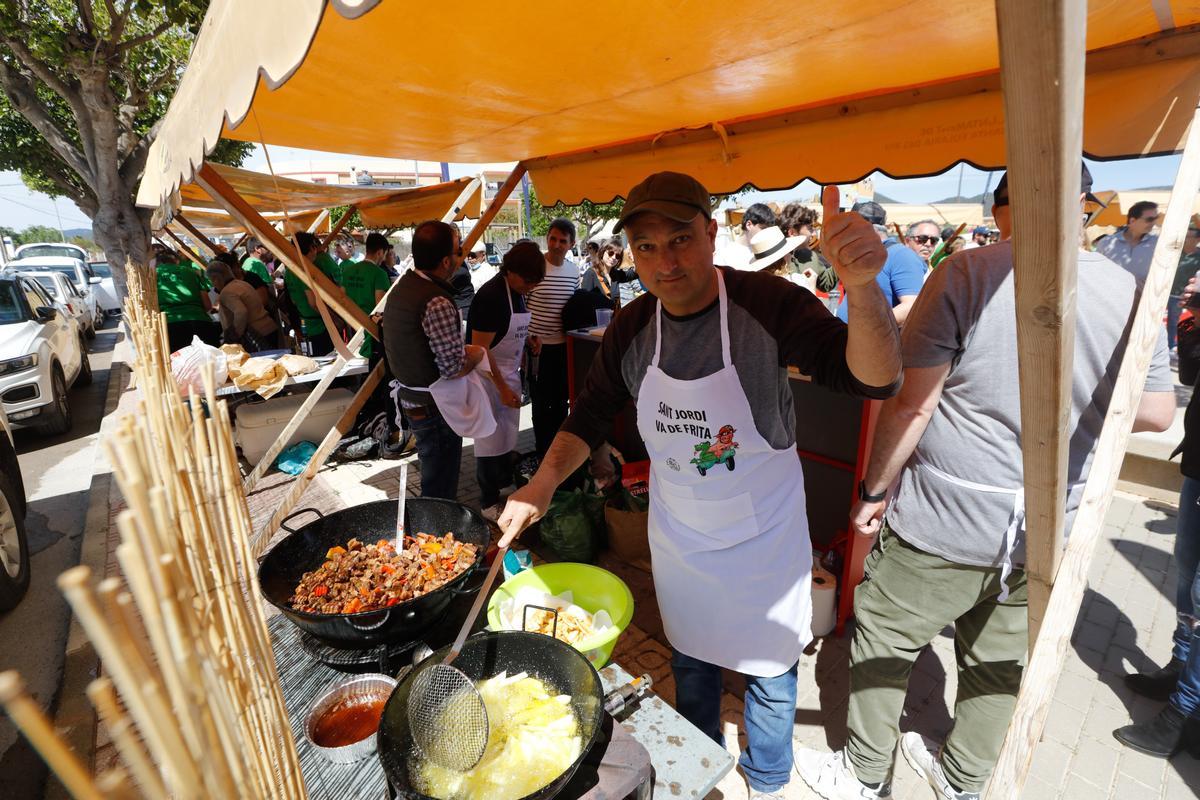 Sant Jordi celebbra un nuevo concurso de frita de matanzas