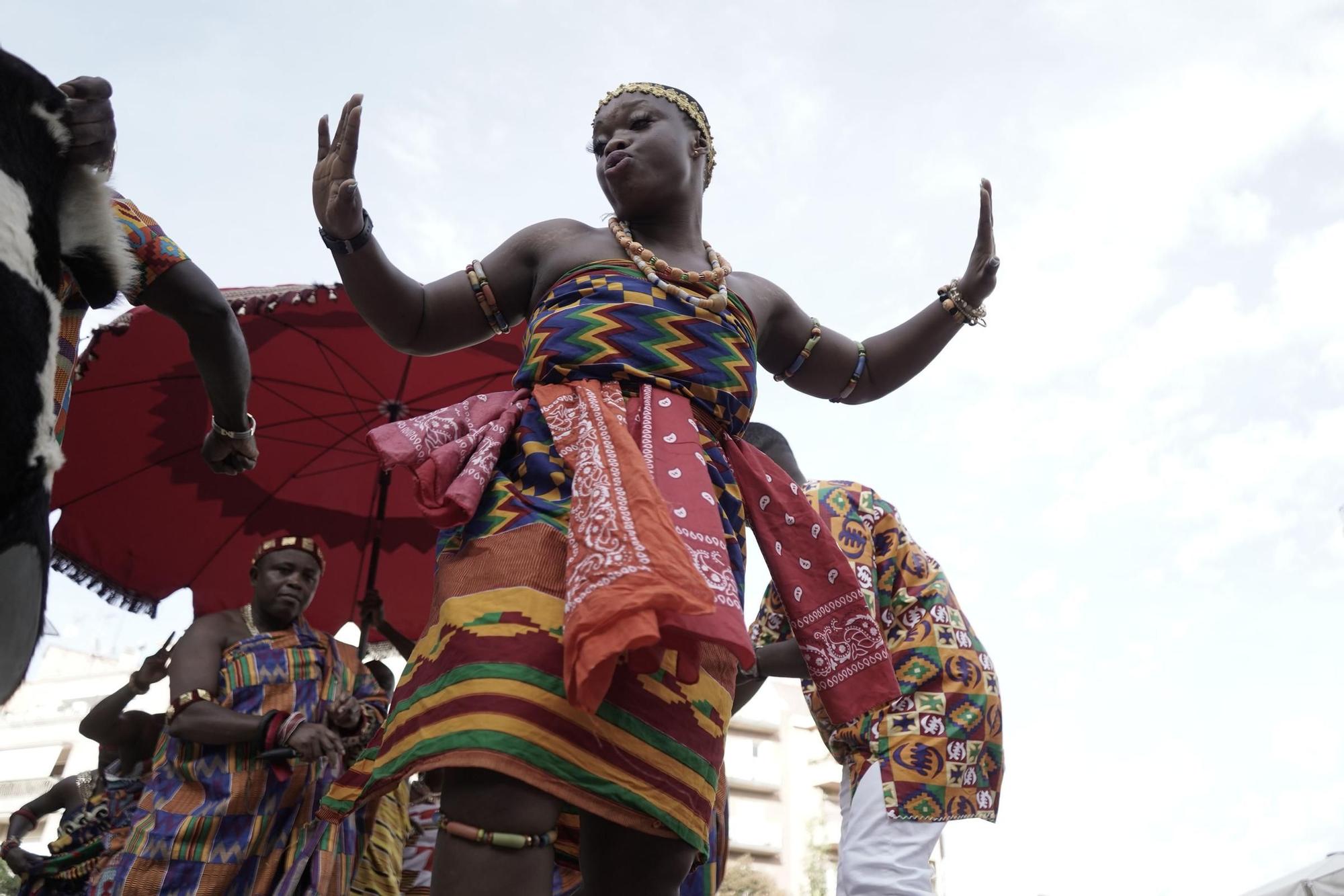 Totes les imatges de la festa solidària de la comunitat de Ghana