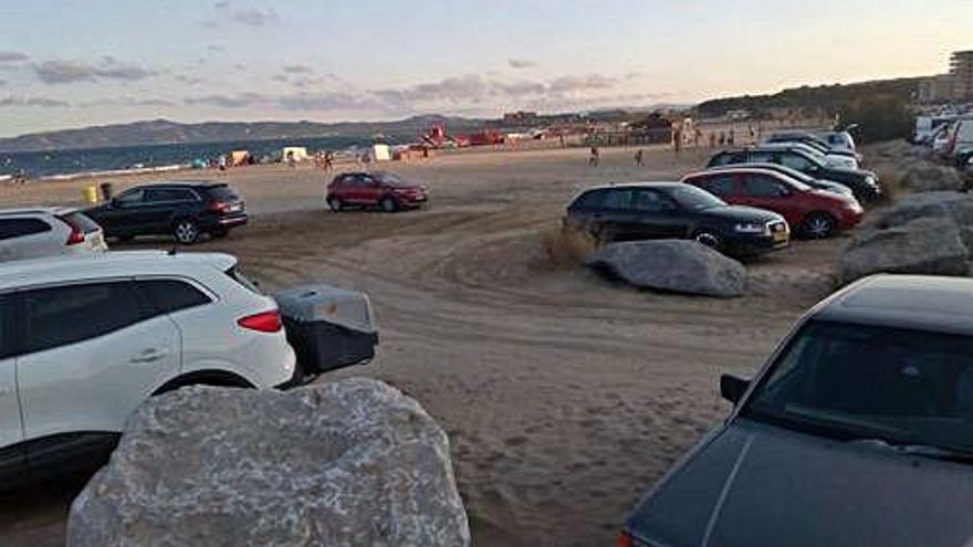 Recol·locades unes pedres a l&#039;accés de la platja Gran de l&#039;Estartit