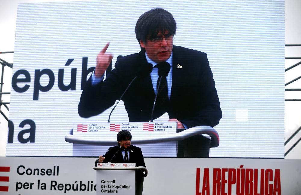 Torra y Puigdemont participan en un acto independentista en Perpiñán.