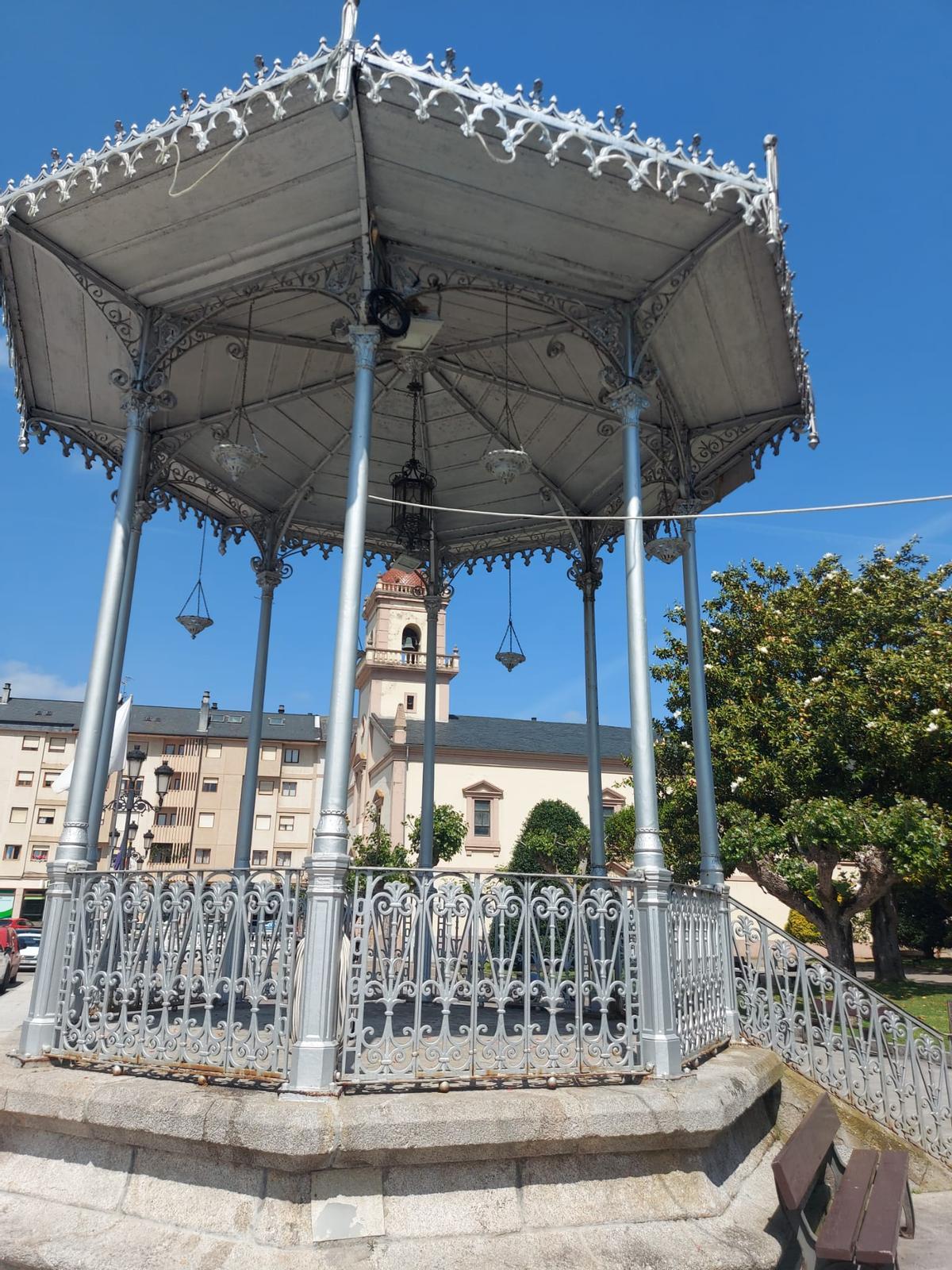 El quiosco de la música de Vegadeo.