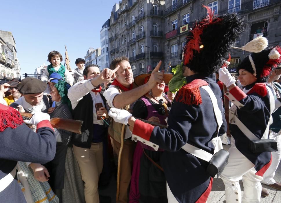 La representación de la Reconquista de Vigo vuelve a abarrotar las calles del Casco Vello de miles de vigueses