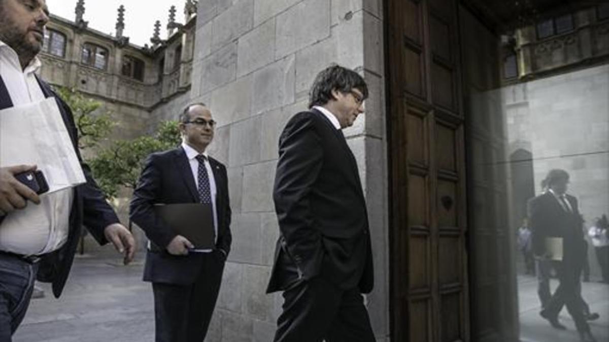 Carles Puigdemont y Jordi Turull, antes de la reunión de Govern del último 10 de octubre.