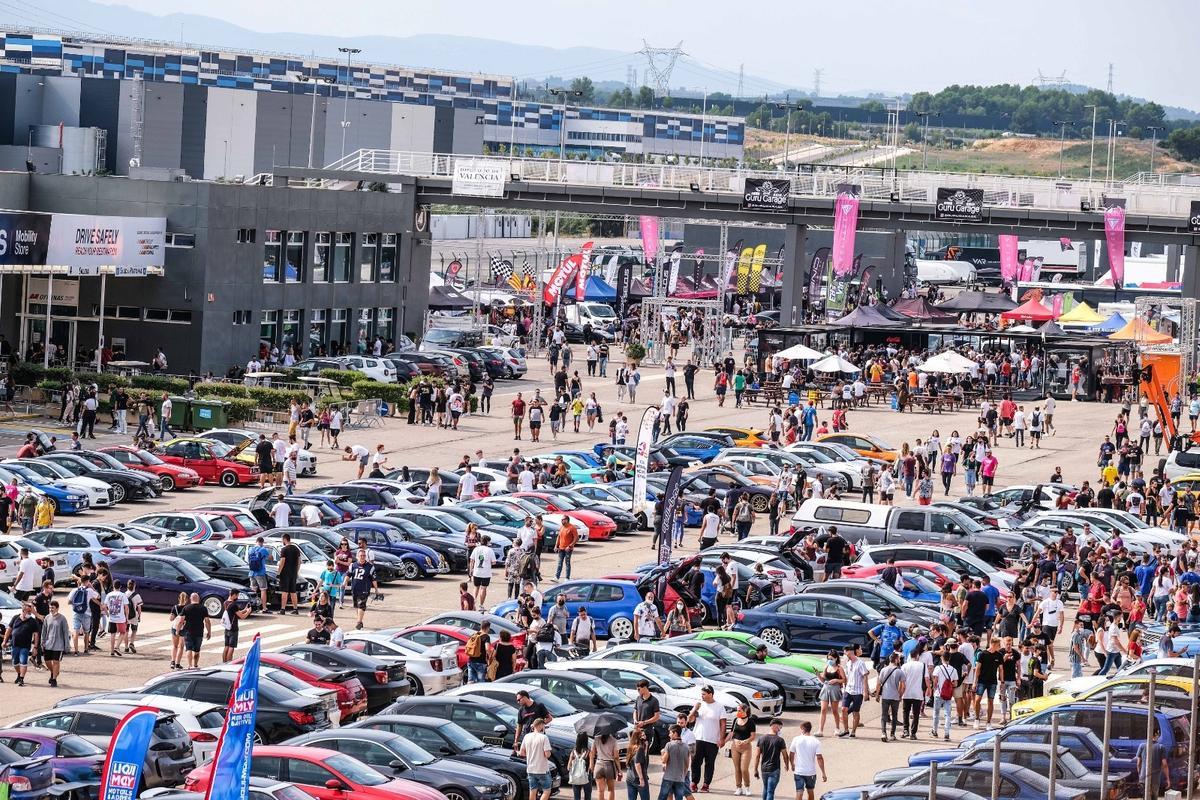 Aficionados en el paddock