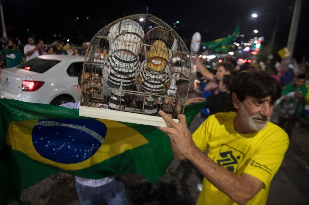 Disturbios en Brasil tras el ingreso en prisión de Lula. AFP