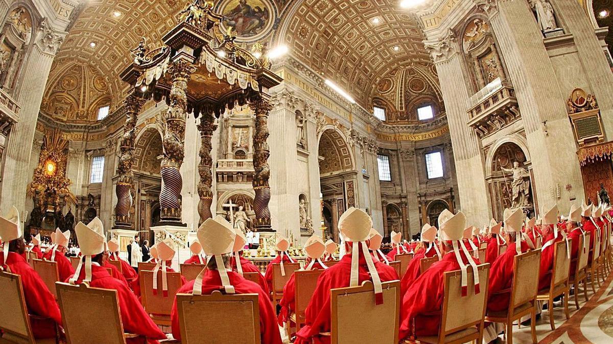 Cardenales en una misa en el Vaticano. |   // EFE