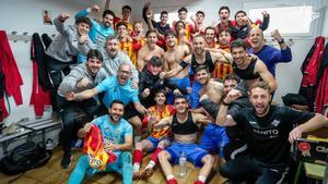 Alegría en el vestuario del Tona