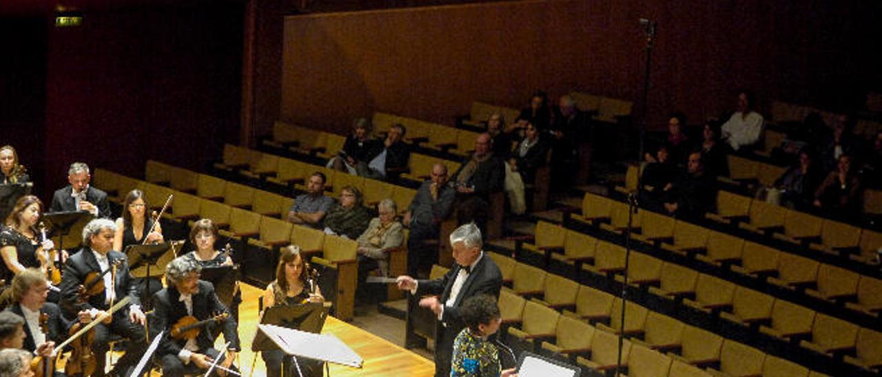 Vista de la sala sinfónica del Auditorio Alfredo Kraus con apenas público durante uno de los conciertos.