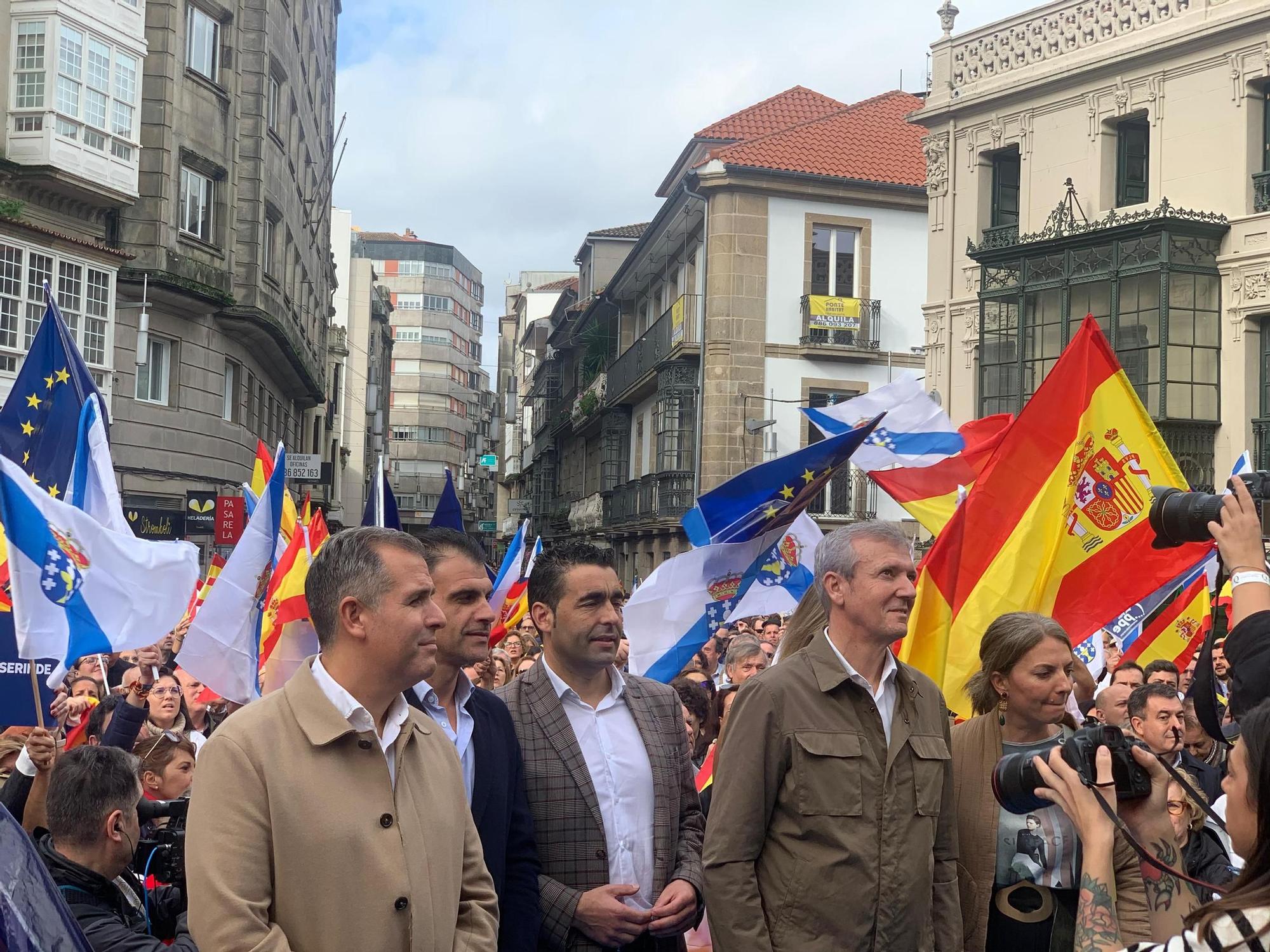 Contrarios a la amnistía se unen en una manifestación en Pontevedra