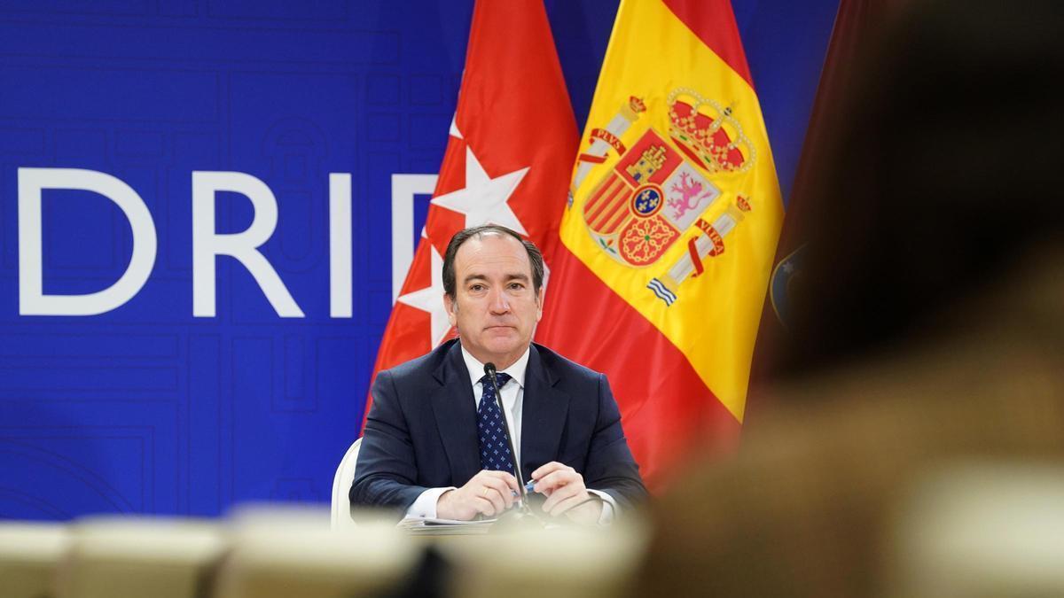 Archivo - El delegado de Urbanismo, Medio Ambiente y Movilidad del Ayuntamiento de Madrid, Borja Carabante, en la rueda de prensa posterior a la Junta de Gobierno