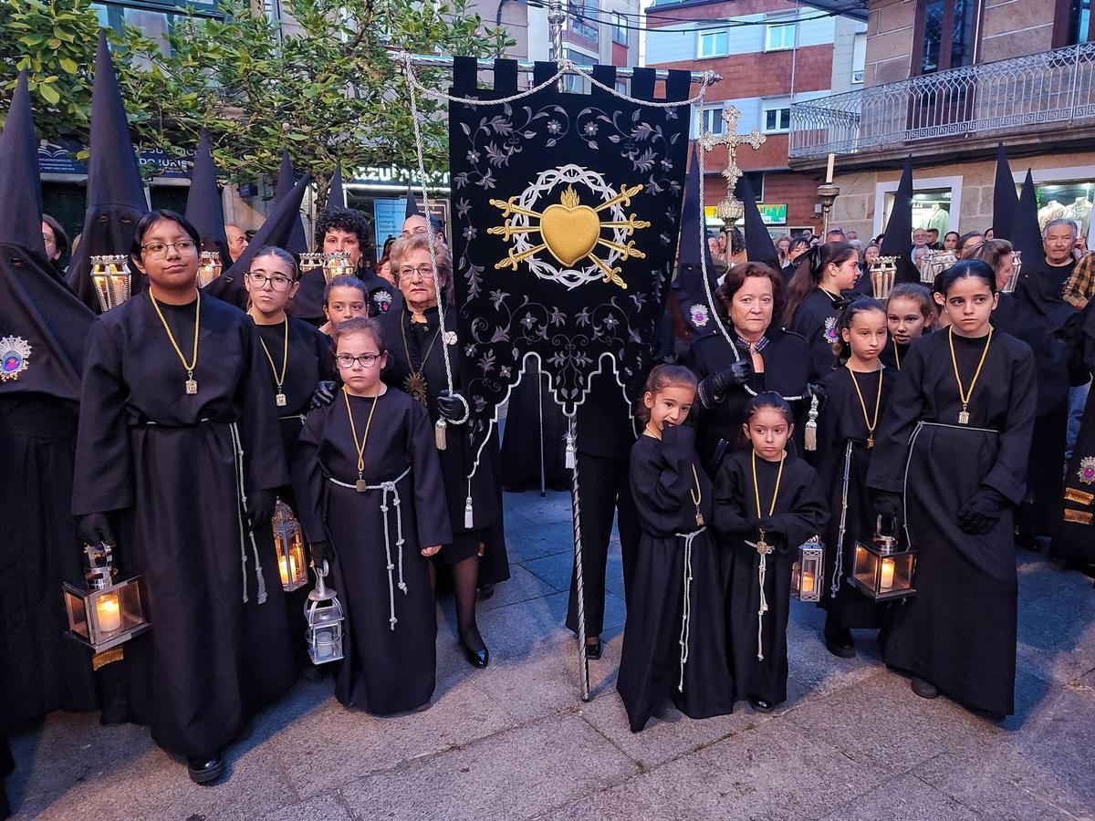 La procesión de la Soledad de María, de la Semana Santa de Cangas