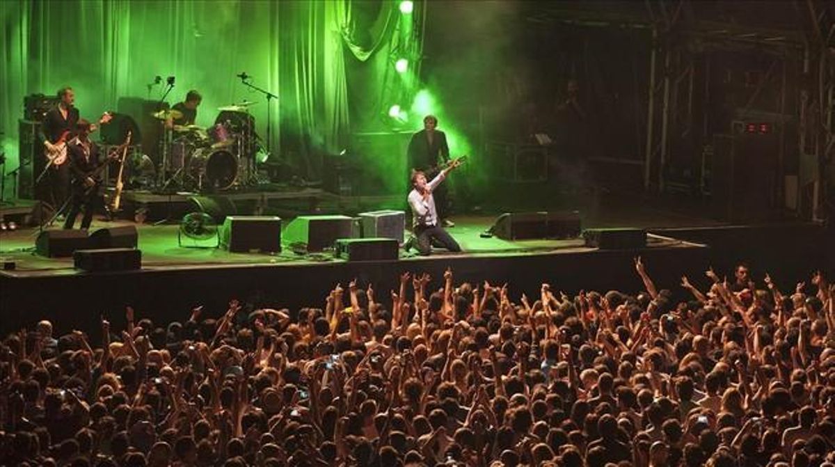 suspendidos-actos-mil-personas