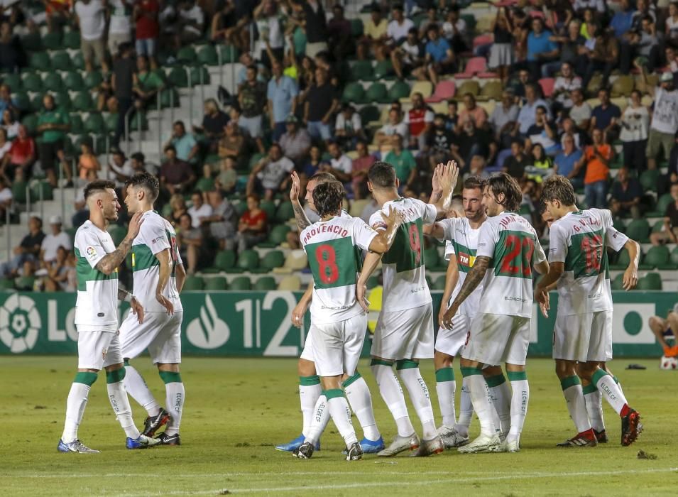 El Elche ahoga las penas de la Liga en la Copa (2-1)