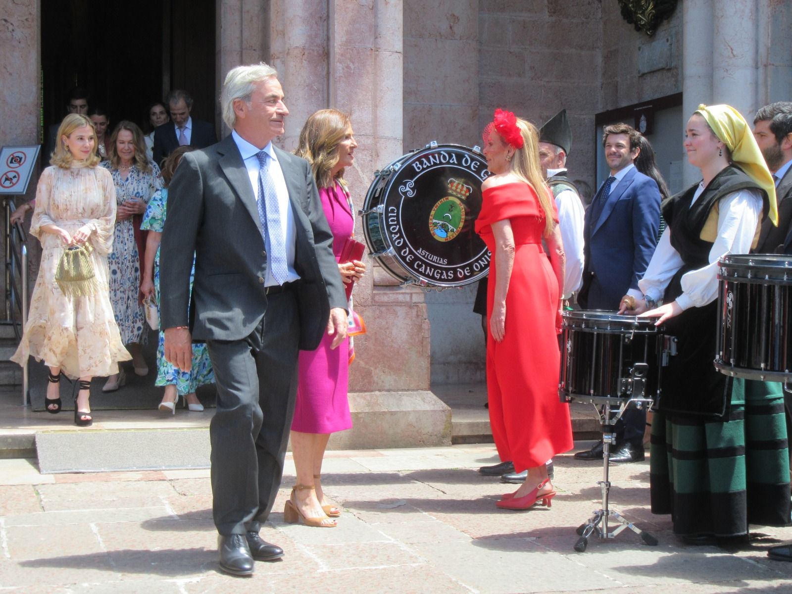 Ana Obregón arrasa en la boda asturiana de su sobrino con una canguesa