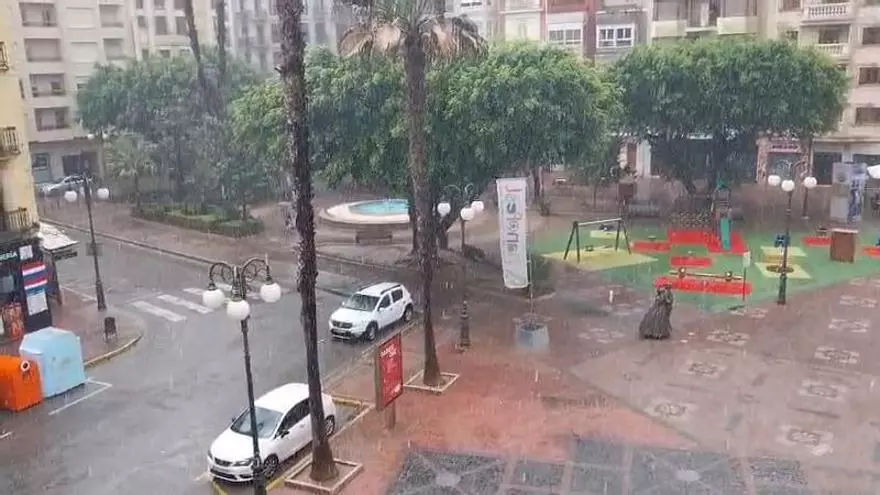 La lluvia descarga con fuerza en la Ribera