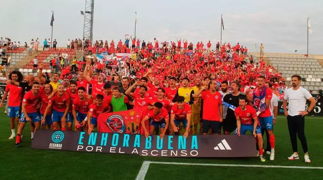 La UD Ourense asciende a Primera Federación: Cuenca y la Praza Maior se tiñen de rojo