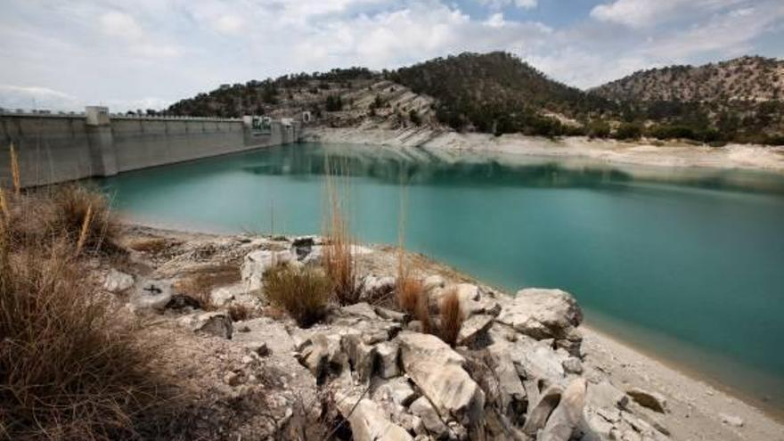 El Consorcio de Aguas hará obras de urgencia para garantizar el suministro