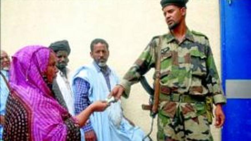 El general golpista mauritano gana unos comicios polémicos