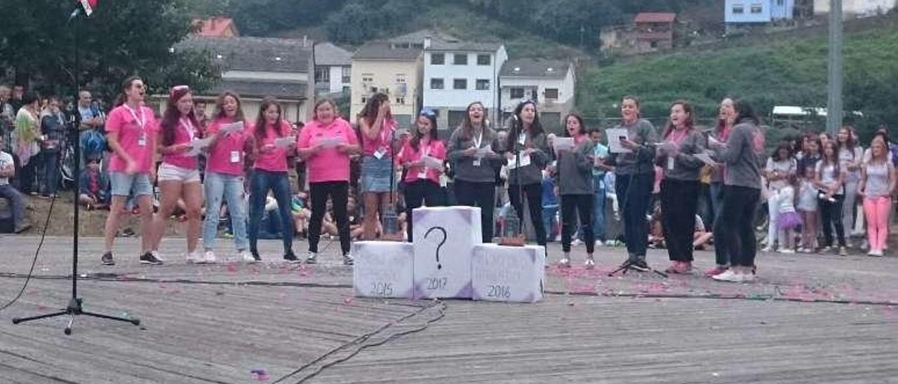 La fiesta en grupo sabe mejor en Cangas