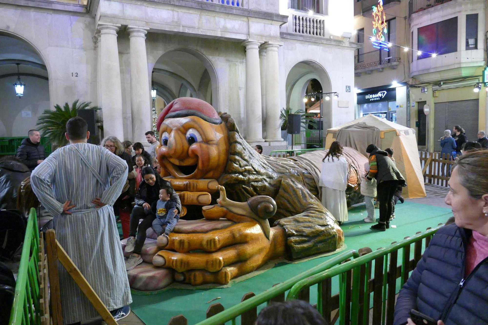 En Fumera, la Nadalina, el Tió i els capgrossos coincideixen al centre de Figueres