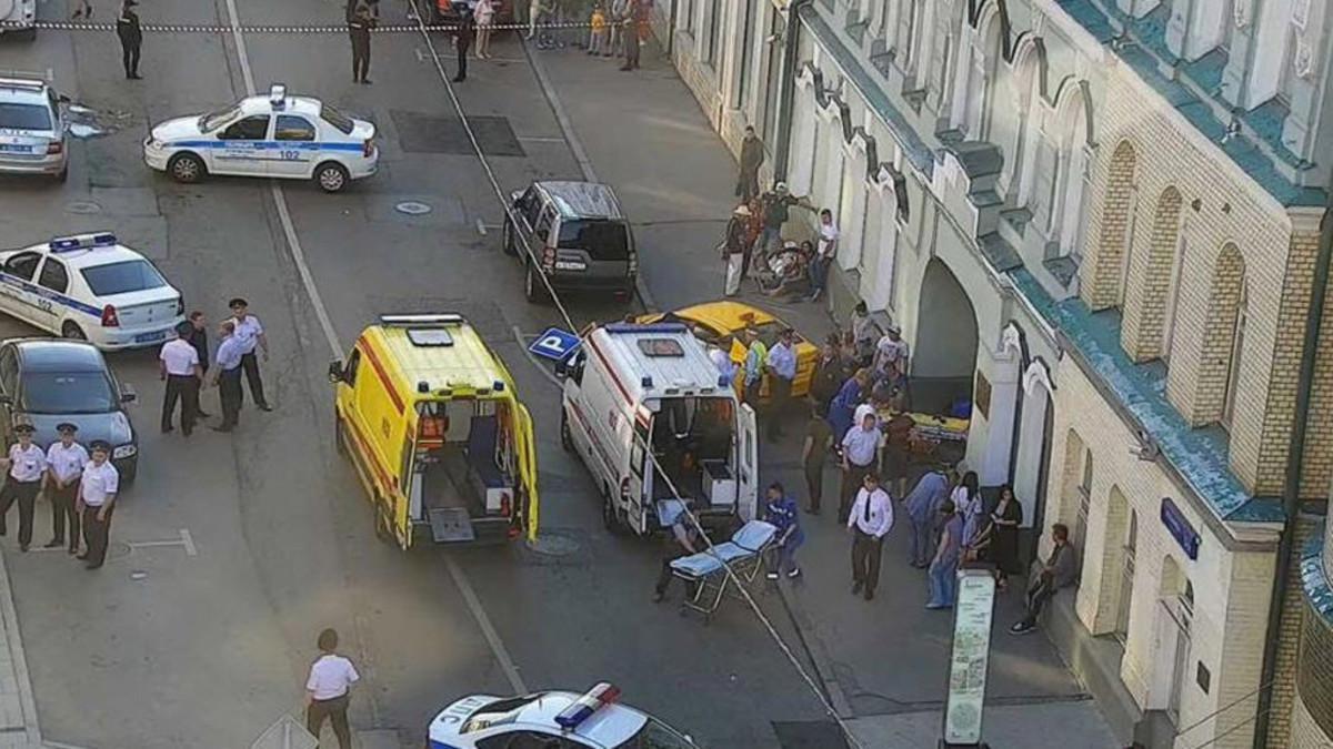 Un taxista atropella ocho personas en Moscú