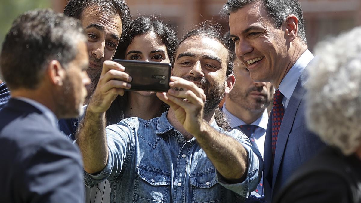 El presidente del Gobierno, Pedro Sánchez, durante su última visita a Valencia, a un centro de formación.