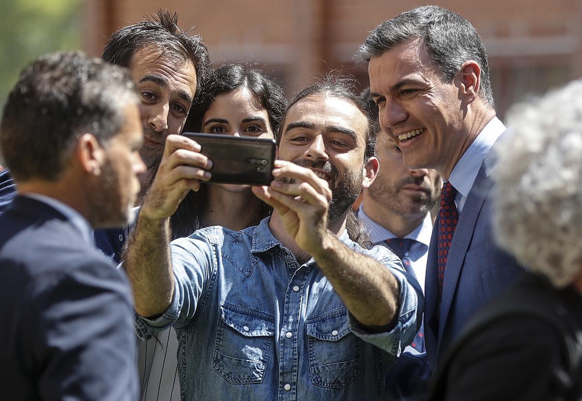 El presidente del Gobierno, Pedro Sánchez, durante su última visita a Valencia, a un centro de formación. 